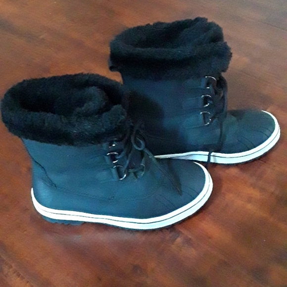Girls Snow Faux Fur Lined boots size 2 - Picture 2 of 5